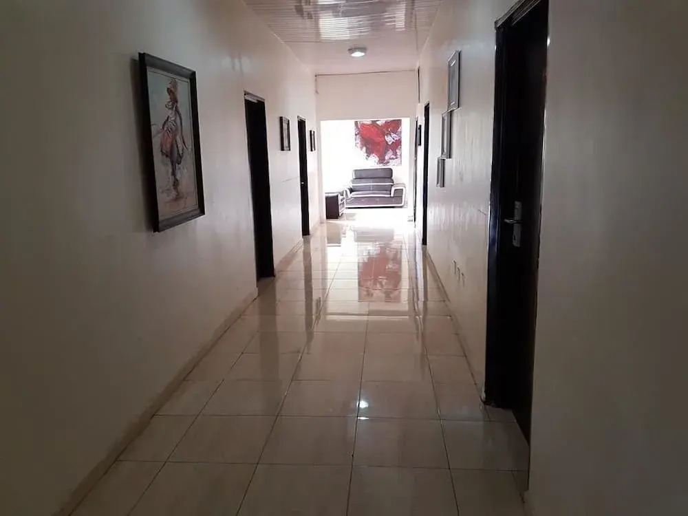 Eddy Vic Hotel