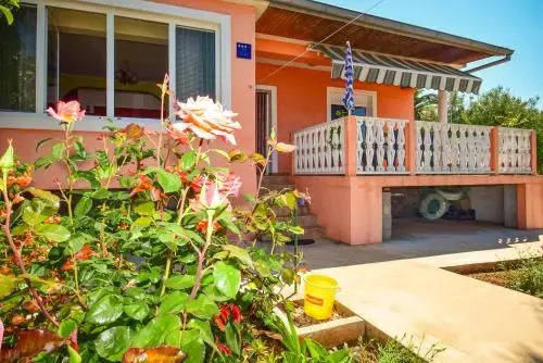 Holiday House Anica 1313
