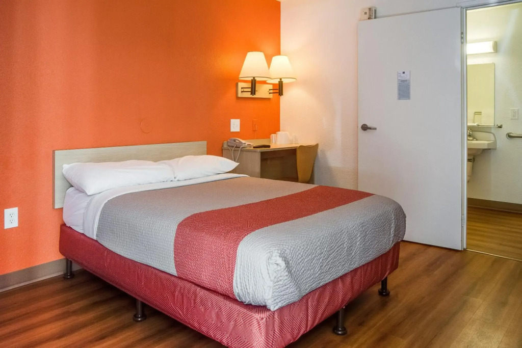 Motel 6-Kelso, WA - Mt. St. Helens