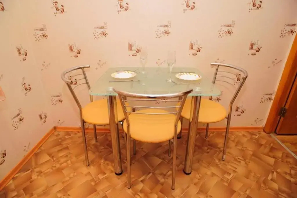 Тараскова 4