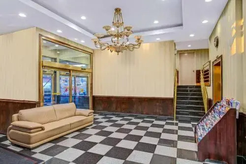 Hillcrest Hotel Near JFK Airtrain