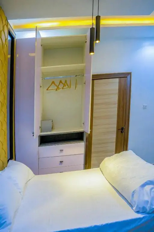 Plistbooking Xive 3 bedroom Luxury Abuja Apartment