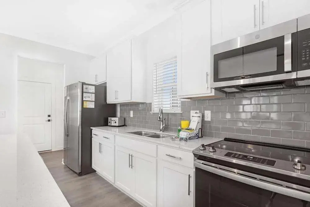 Hidden Gem! 3br/2.5ba Home/pool/near Beach/slps 10