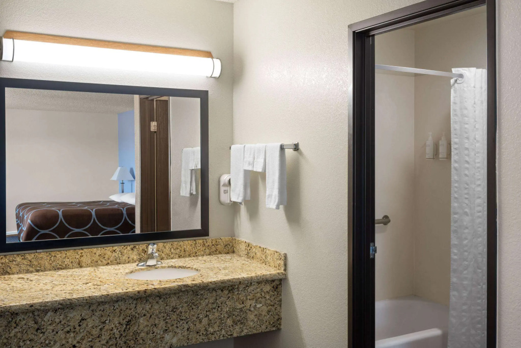 Super 8 by Wyndham Susanville