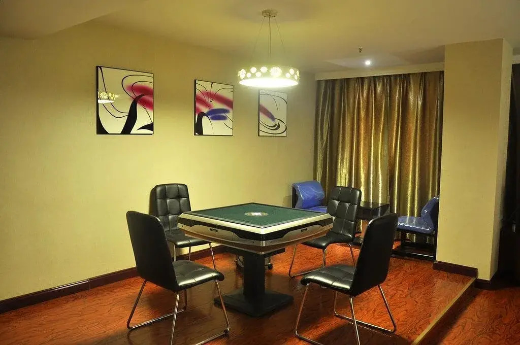 Yufujiang Fashion Business Hotel