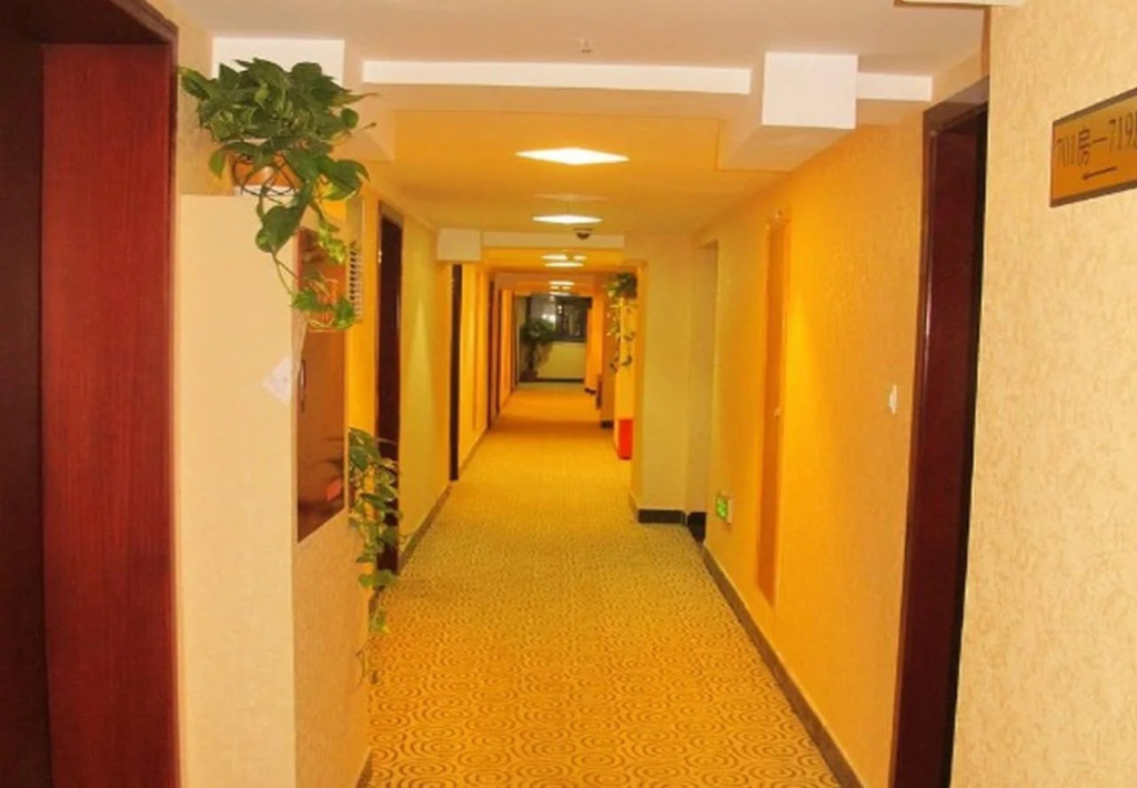 Chengdu Huijun Hotel
