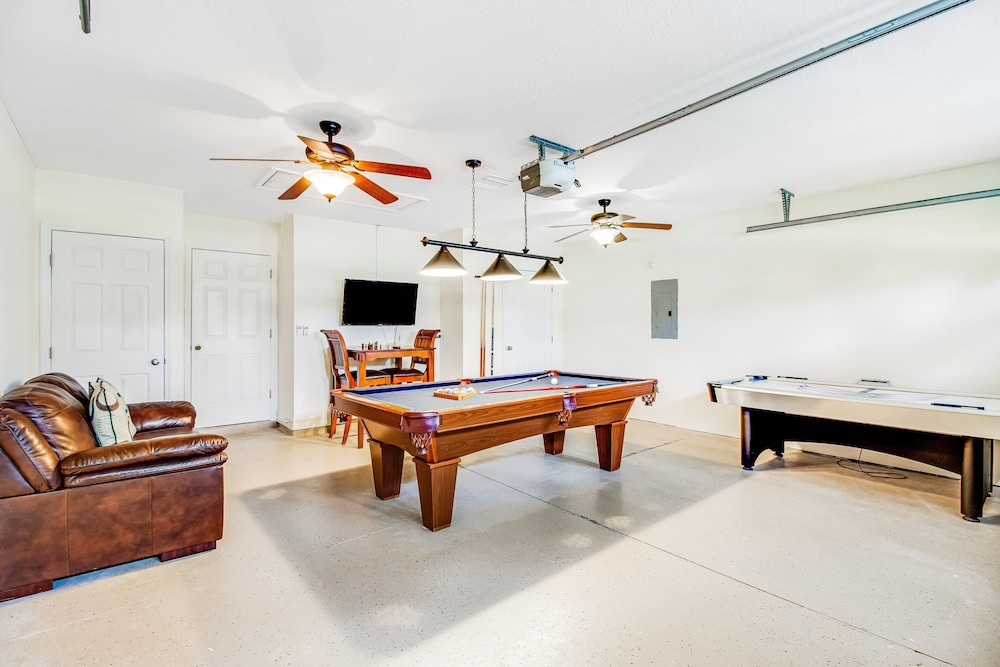 Dog-friendly Home w/ Private Pool, High-speed Wifi, and Central AC