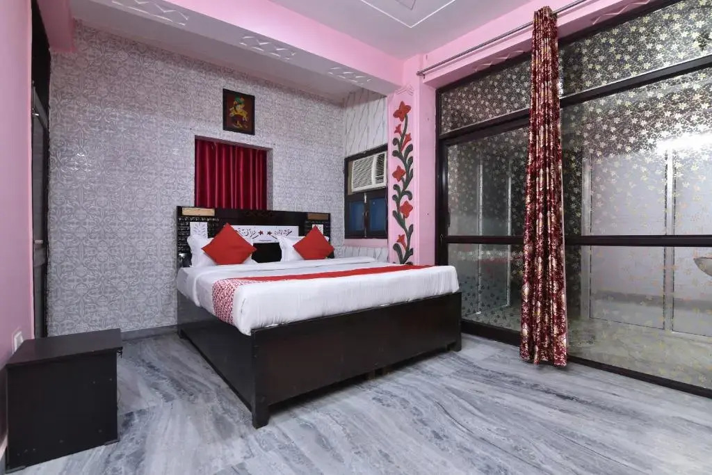 OYO 43148 Hotel Classio