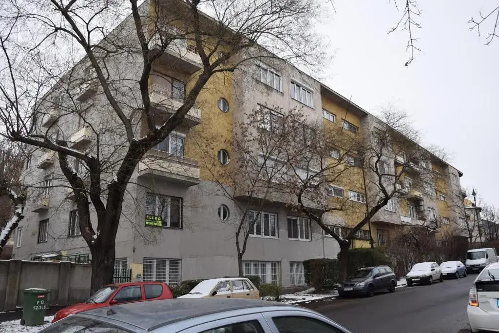 Bleak House - Bauhaus home in the heart of Budapest
