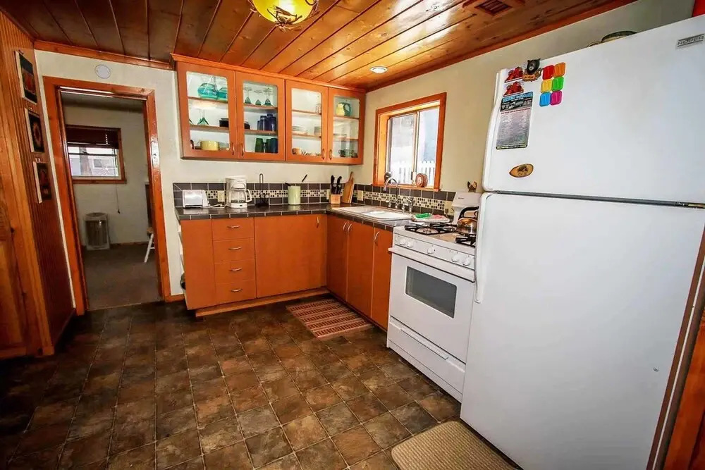 Merced Cottage 1453 by RedAwning
