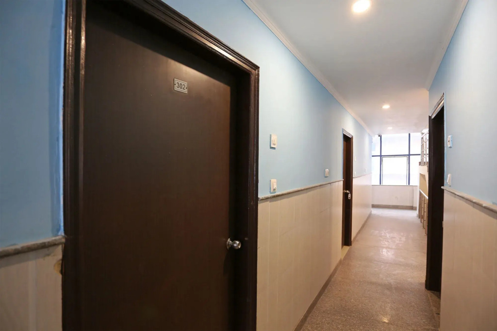 OYO 9786 Hotel Aerolook