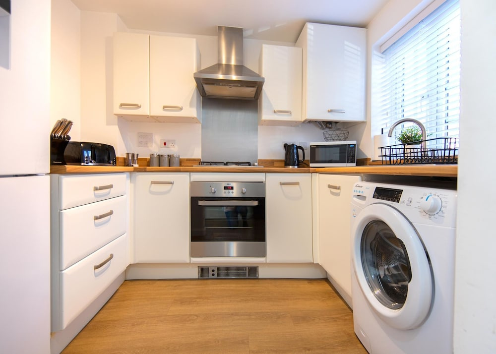 Fantastic House - Near Kempston Town Centre