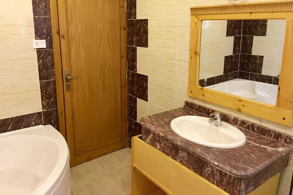 Jewel Howard Carter Hotel