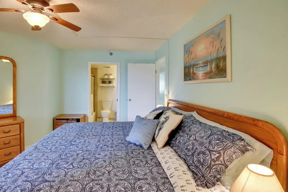 Ocean-view Condo w/ Balcony on Daytona Beach!