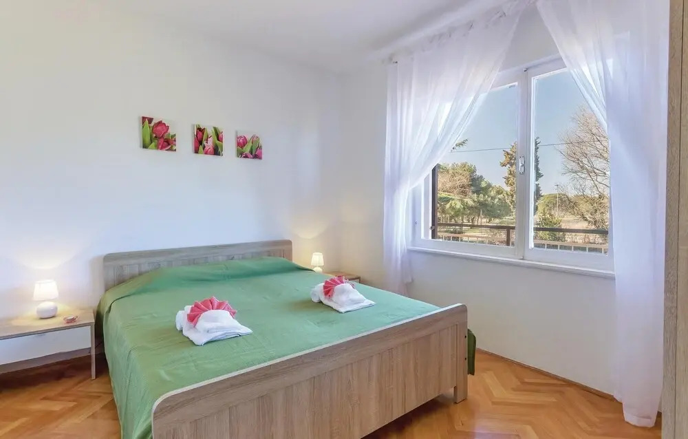 Amazing Home in Valbandon With Wifi and 2 Bedrooms
