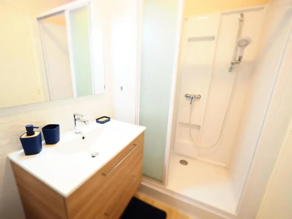 Appartement face aux thermes avec parking