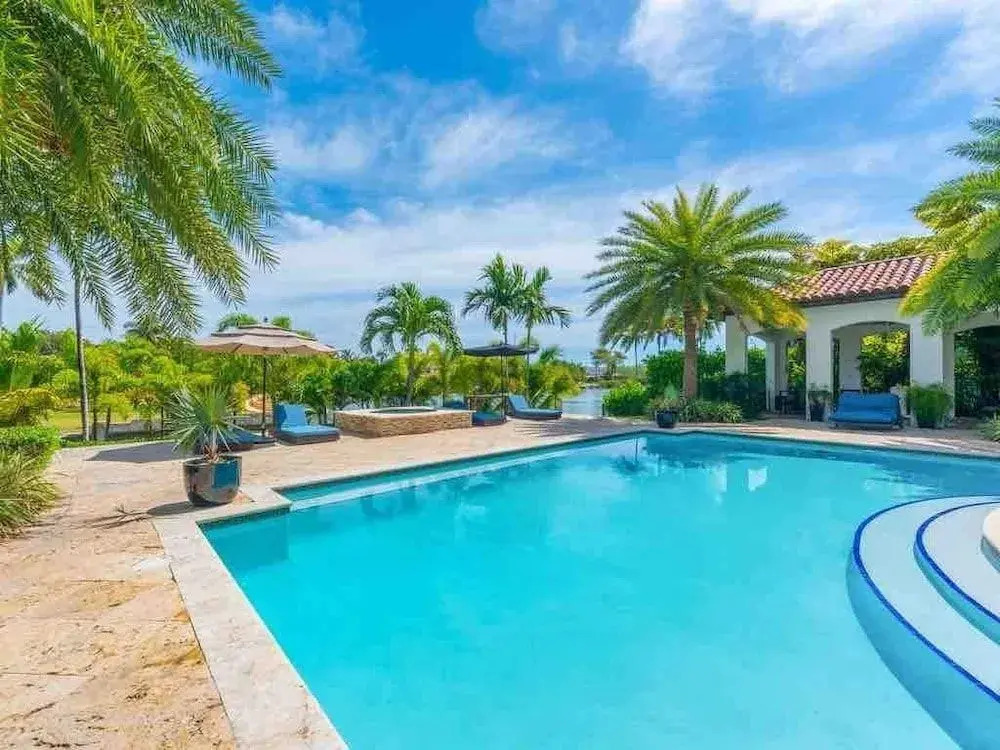 Villa Waterfront