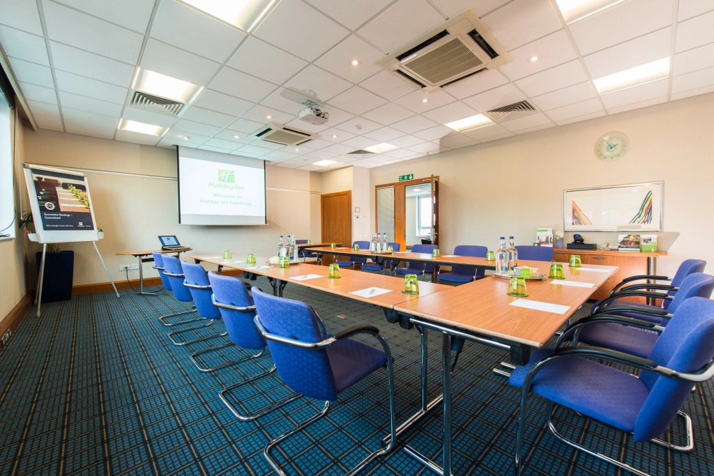 Holiday Inn Edinburgh Zoo by IHG