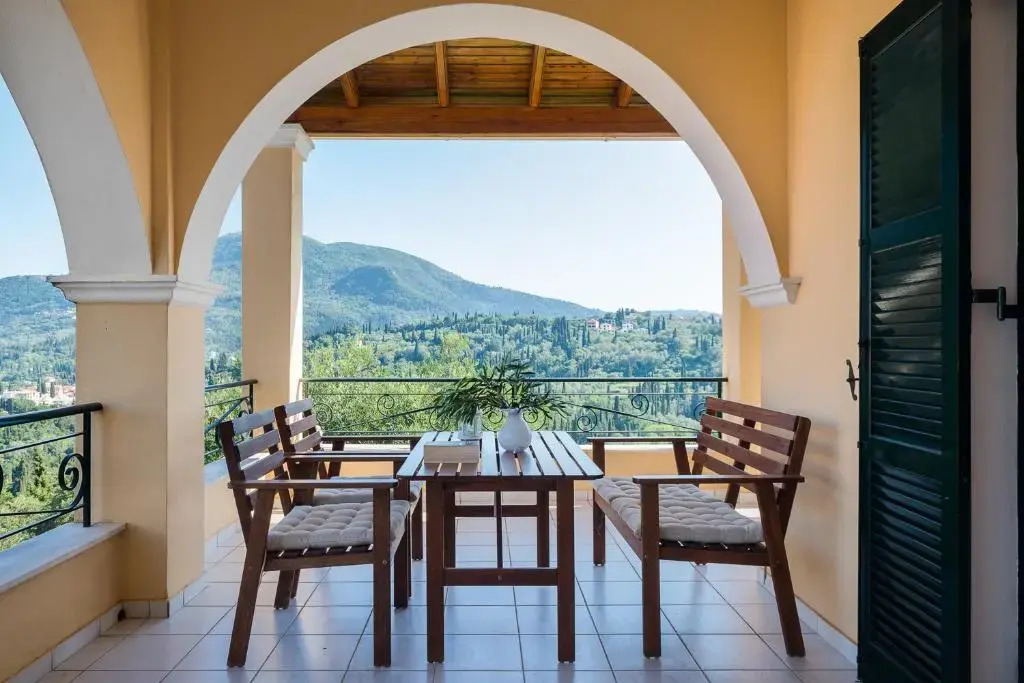 Hilltop Holiday Residence