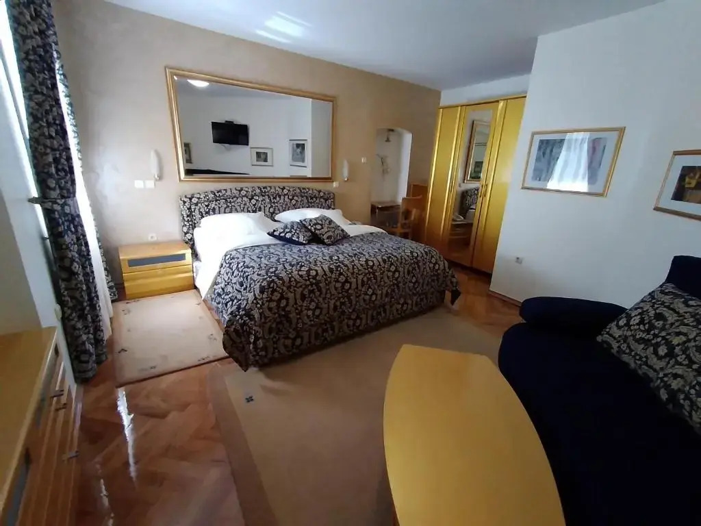Hotel Livadić