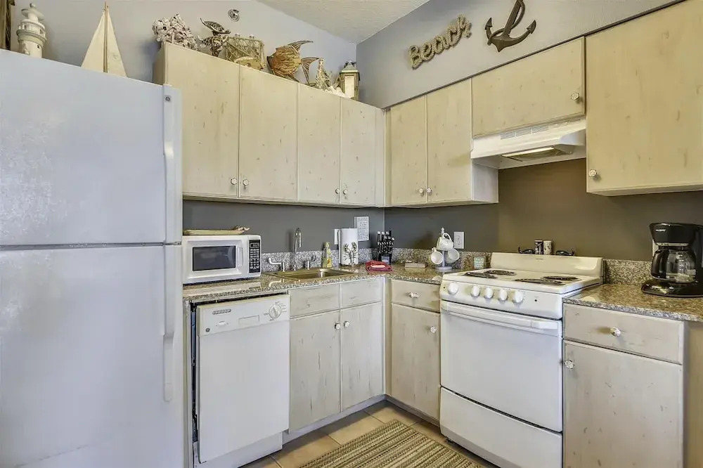 Shores Of Panama 1206 - Amazing Studio. Free Fun! Sleeps 3. Romantic 1 Bedroom Condo by RedAwning