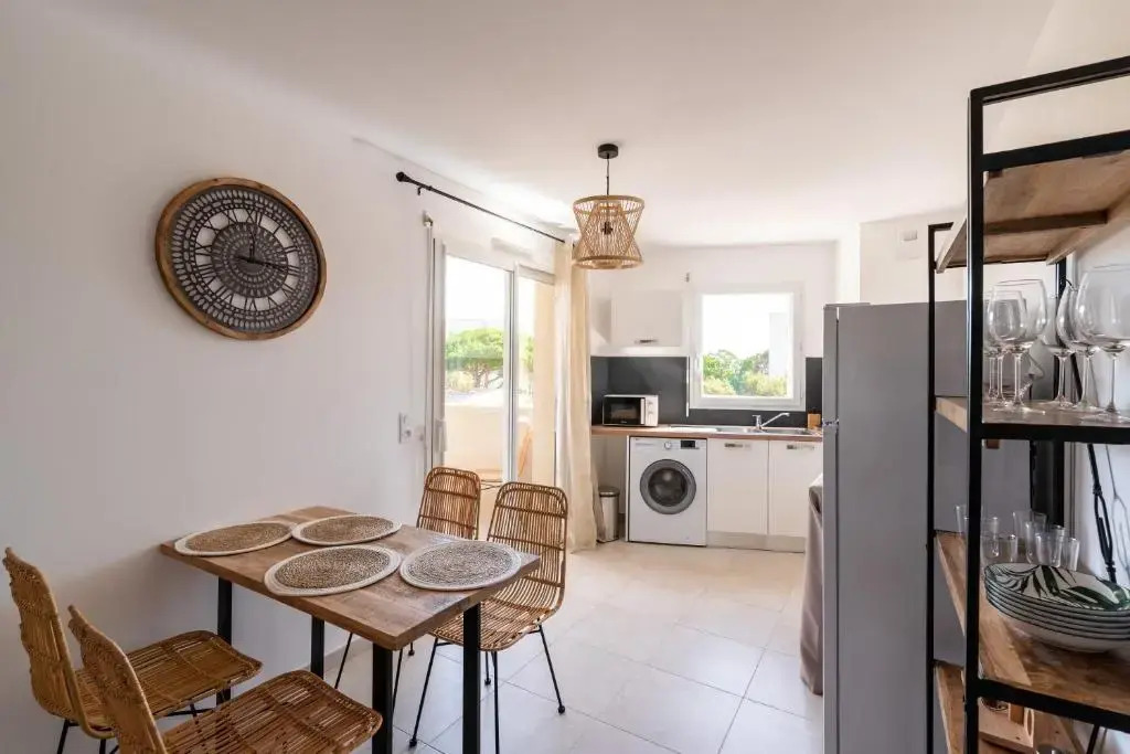 Mari - Appt tout confort 150m de la plage