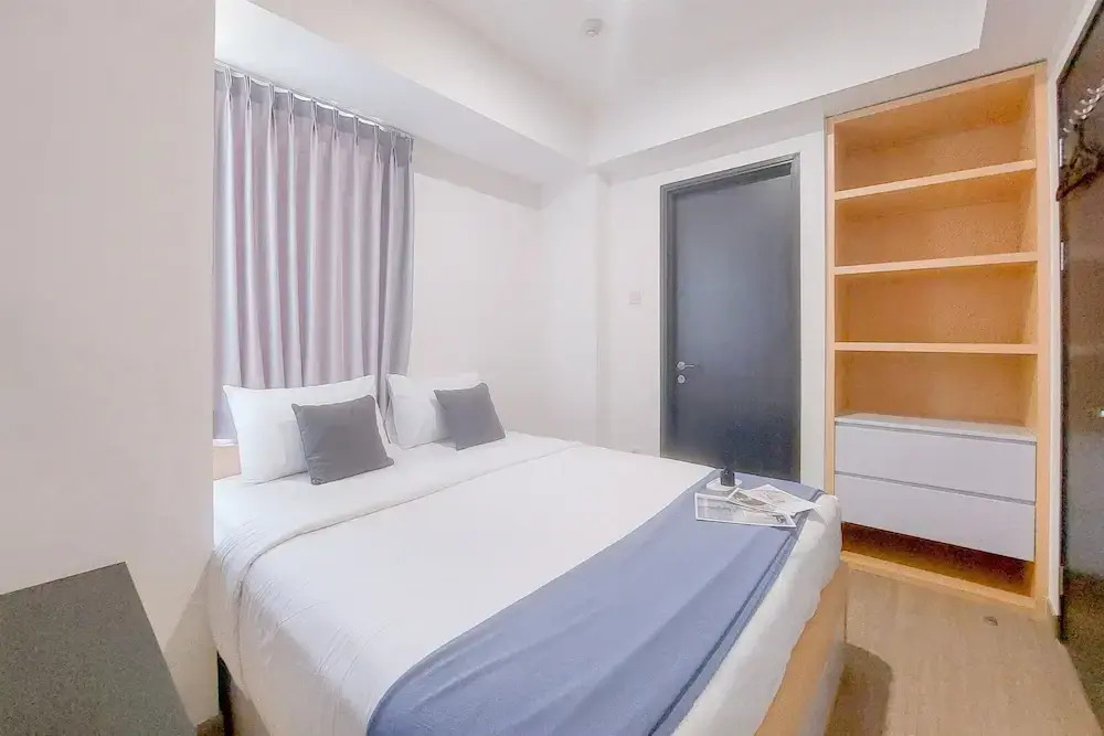Homey And Good Place 2Br At Collins Boulevard Apartment