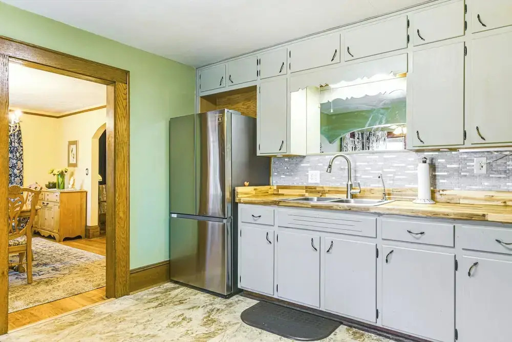 Lovely Waynesville Home w/ Yard: Pet Friendly
