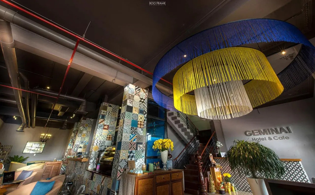 Geminai Hotel & Cafe