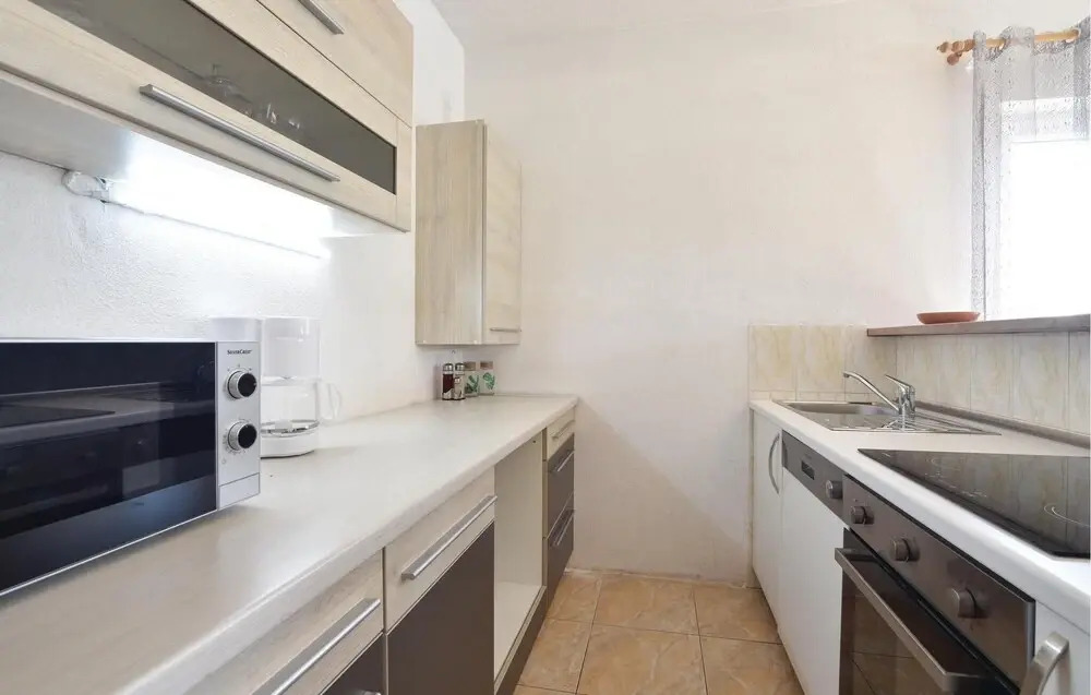 Two-Bedroom Holiday Home In Sinj