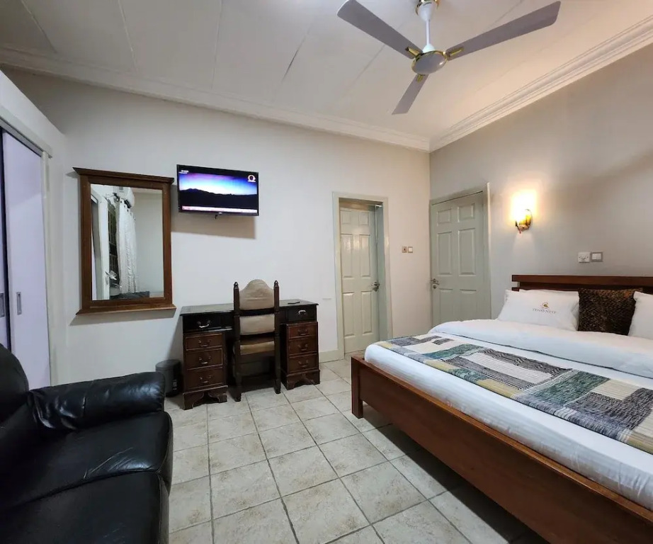Manet Court Estates