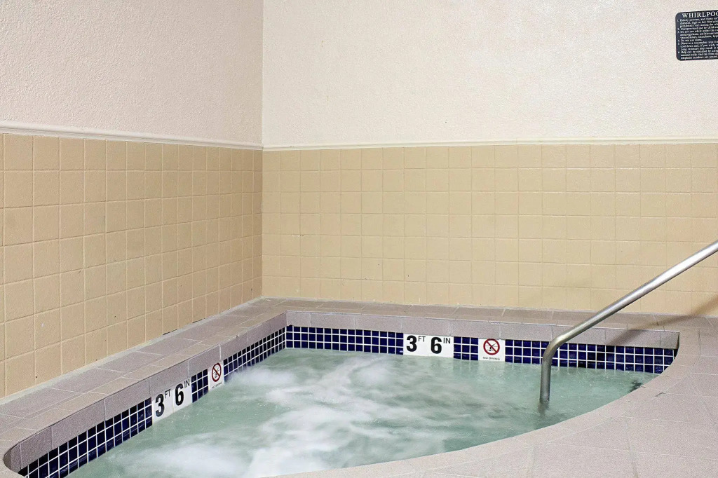 Baymont by Wyndham Jamestown Conference Center & Water Park