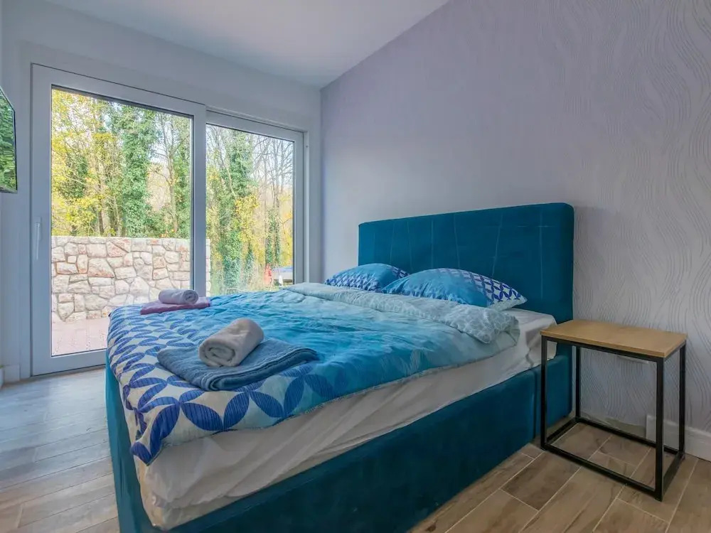 Apartments Mira I