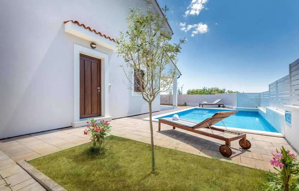 Awesome Home In Betiga