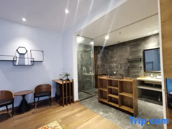 Ruo Ri Wang Lou B&B（Shanghai Zhujiajiao Ancient Town Store）