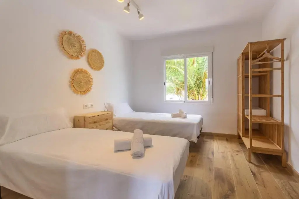 Wonderful Views Terrace 3BR Cottage - BBQ - AC
