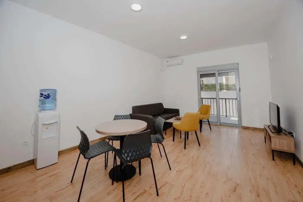 Apartments Trsteno