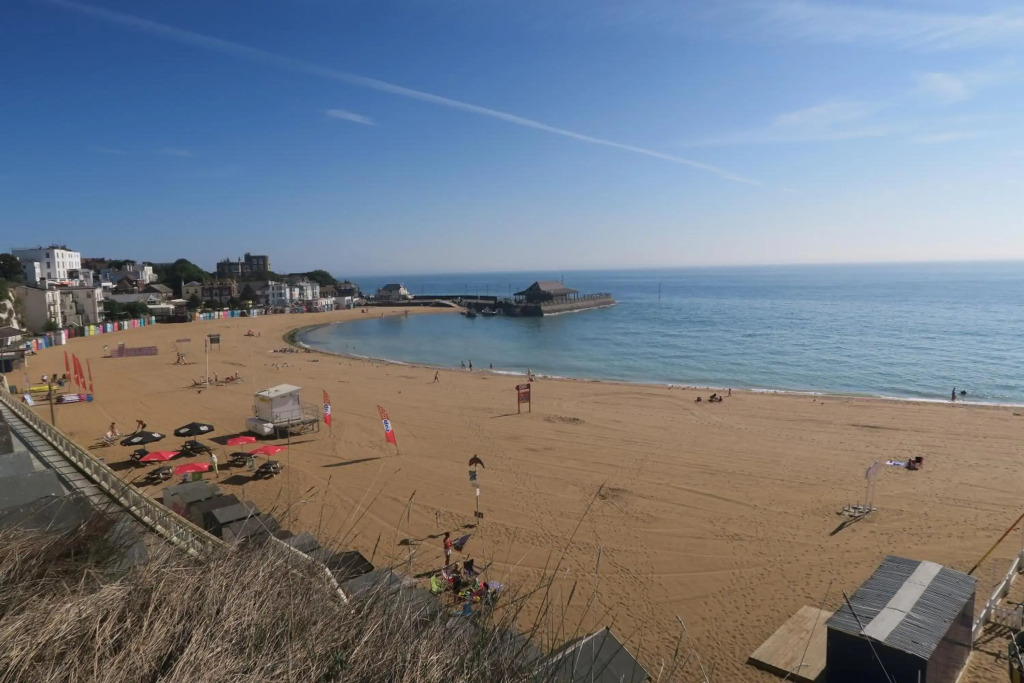 Shorley Wall Broadstairs by the Beach with Parking