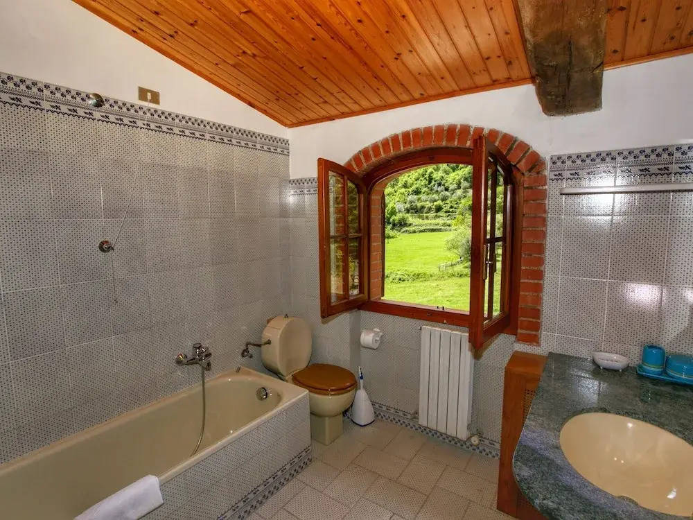 Holiday Home with Shared Swimming Pool in the Green Hills of Chianti