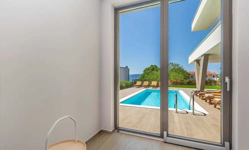 Villa VISTA with private pool and sauna