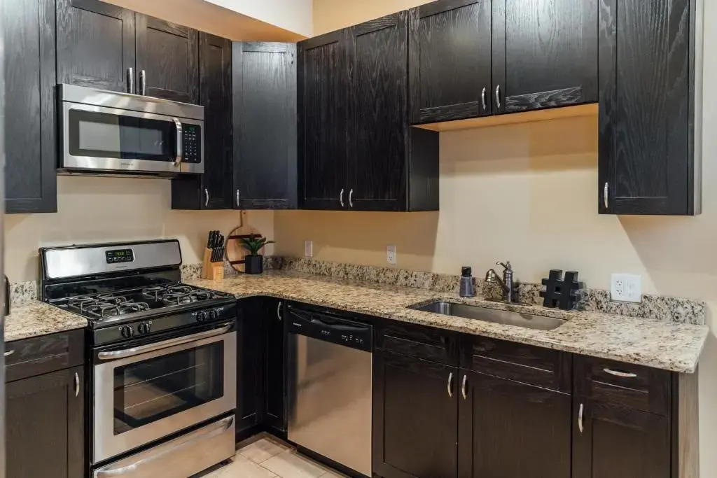 Spacious and Airy Apartment for Big Groups!