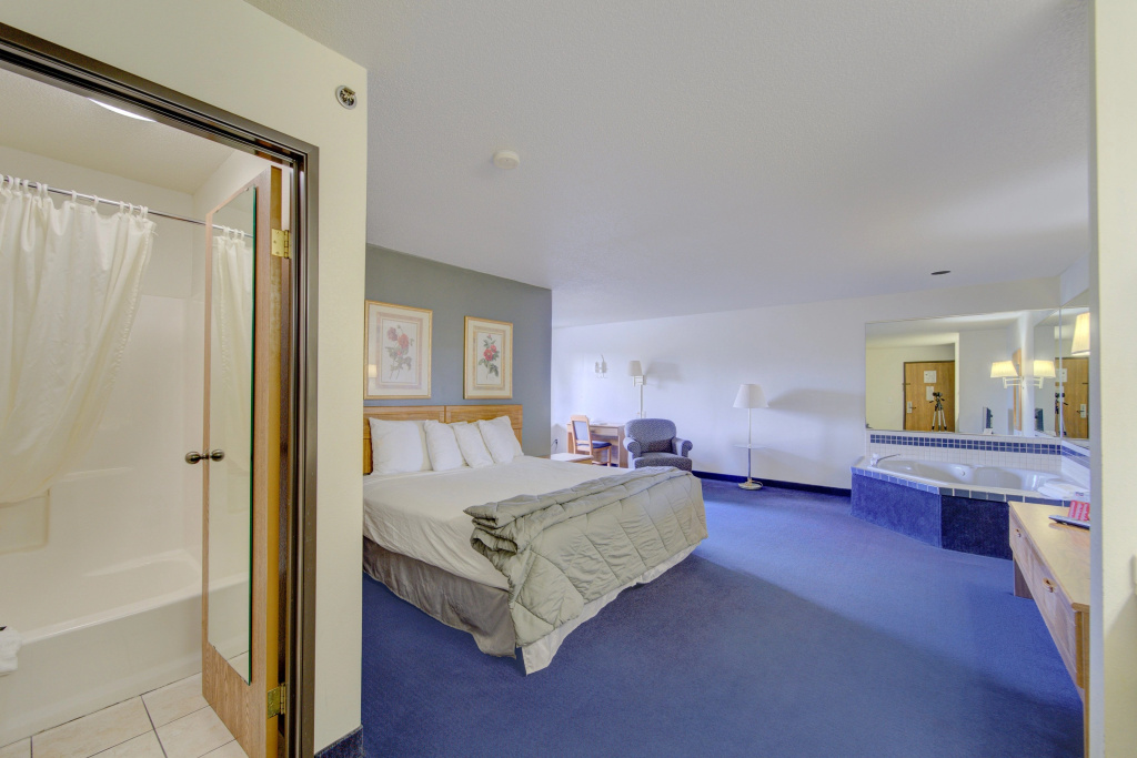 Capital O Amerihost Inn and Suites Fulton Hwy 54 MO