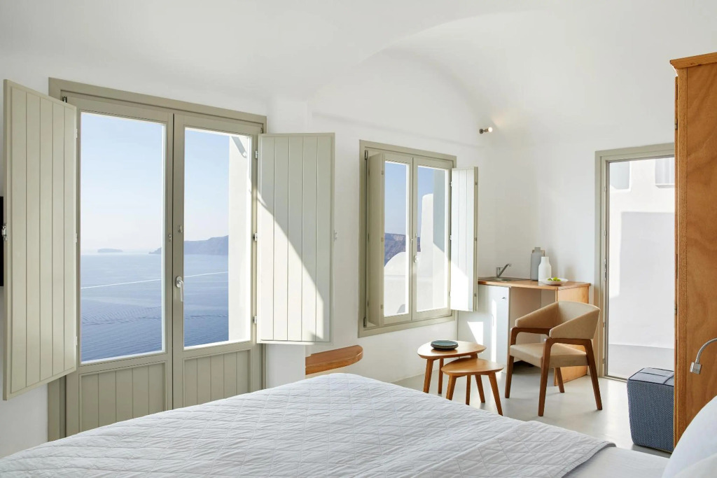 La Perla Villas and Suites