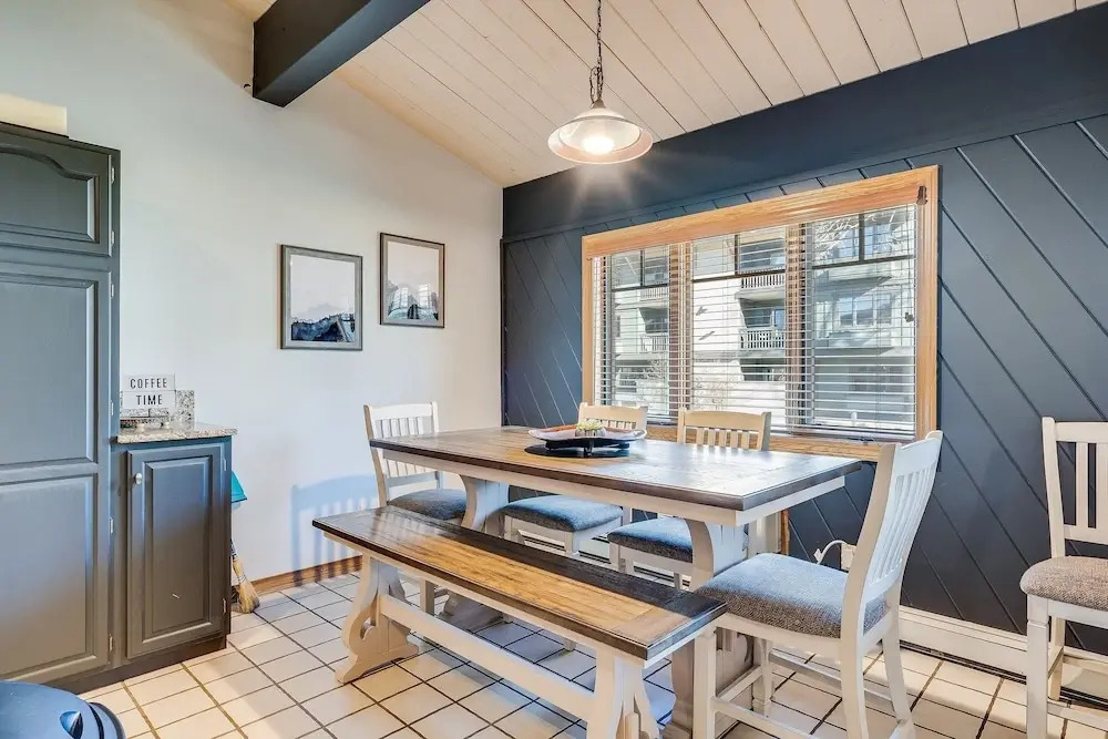 Phoenix 208 4 Bedroom Townhouse by RedAwning