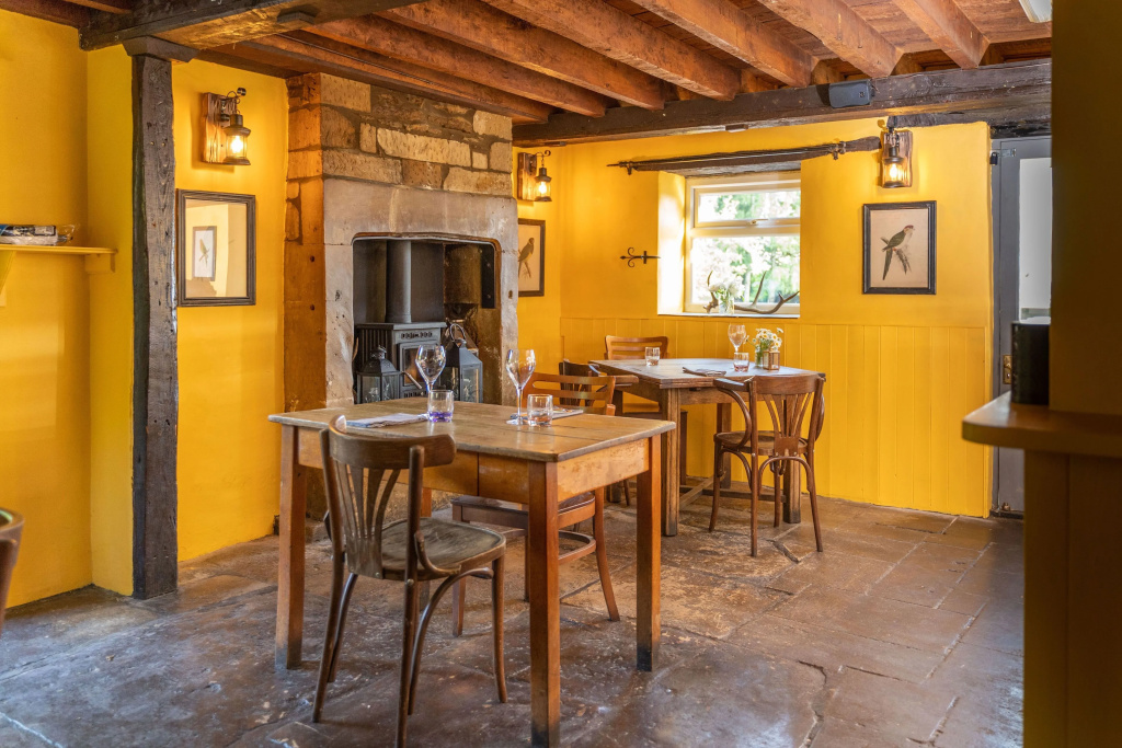 Rising Sun Pub, Restaurant and Room