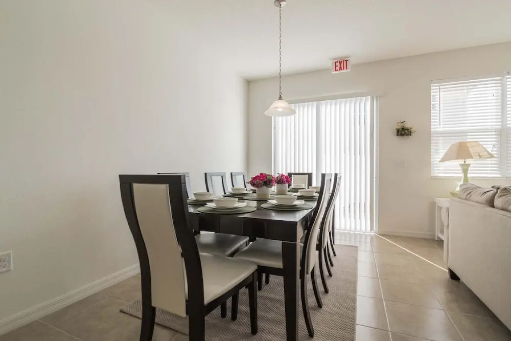 5114 Compass Bay