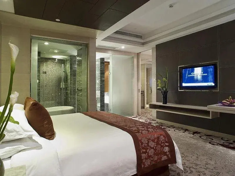 Shun He International Hotel