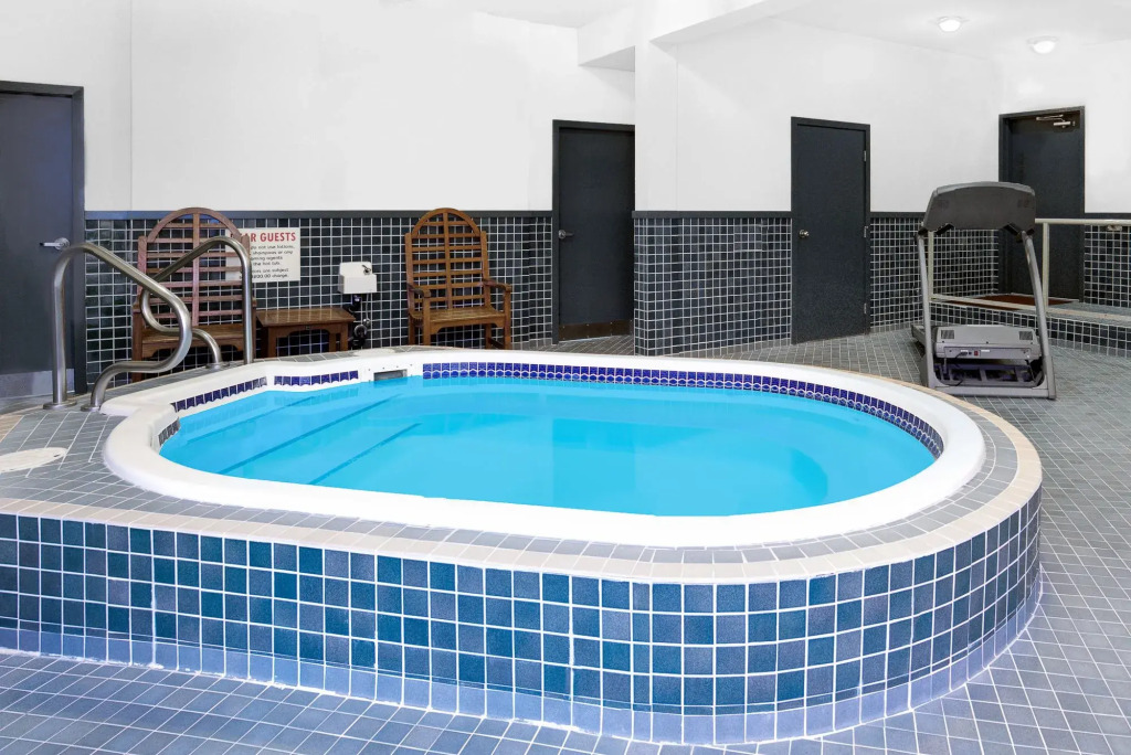 Holiday Inn Victoria - Elk Lake by IHG