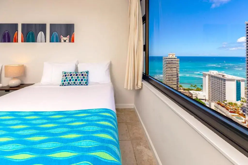 29th Floor Condo with Ocean Views, WiFi, Parking, AC - Short Walk to Beach!
