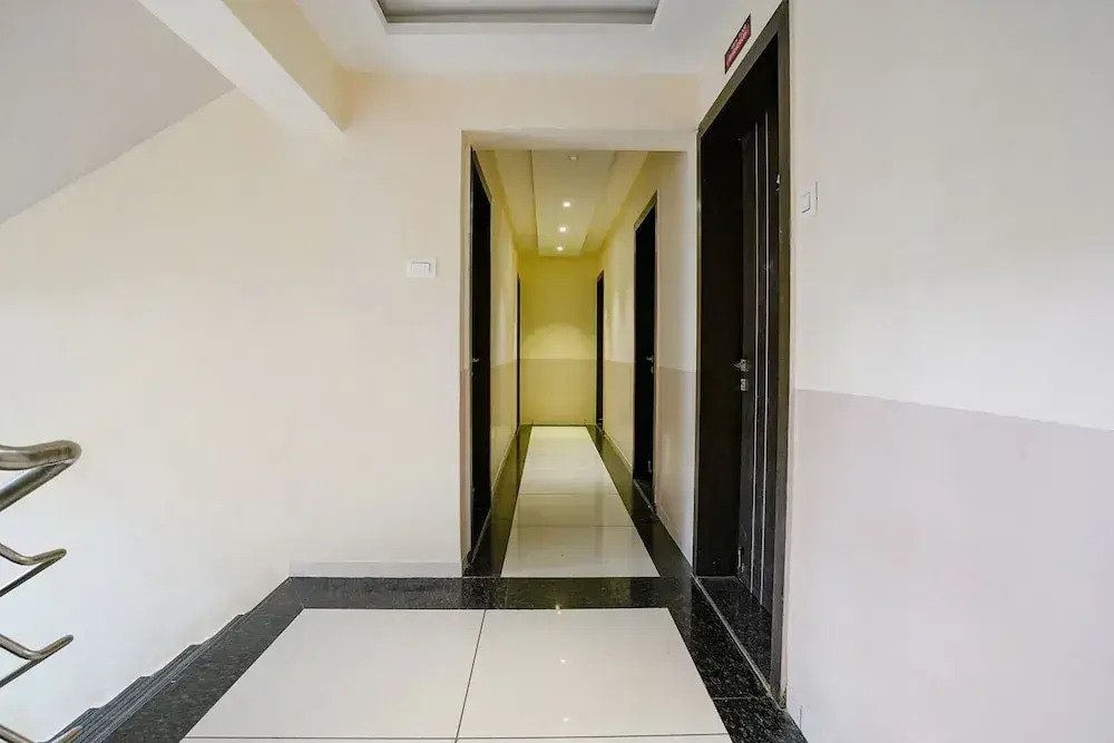 Paradise Inn by OYO Rooms